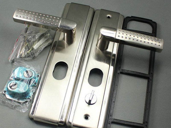 莆田配汽車鑰匙（開汽車鎖電話）