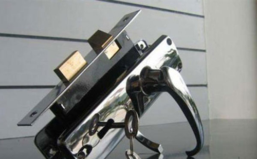 大連上門開鎖(指紋鎖防盜門開鎖)